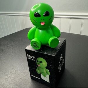 Rip n Dip alien nightlight